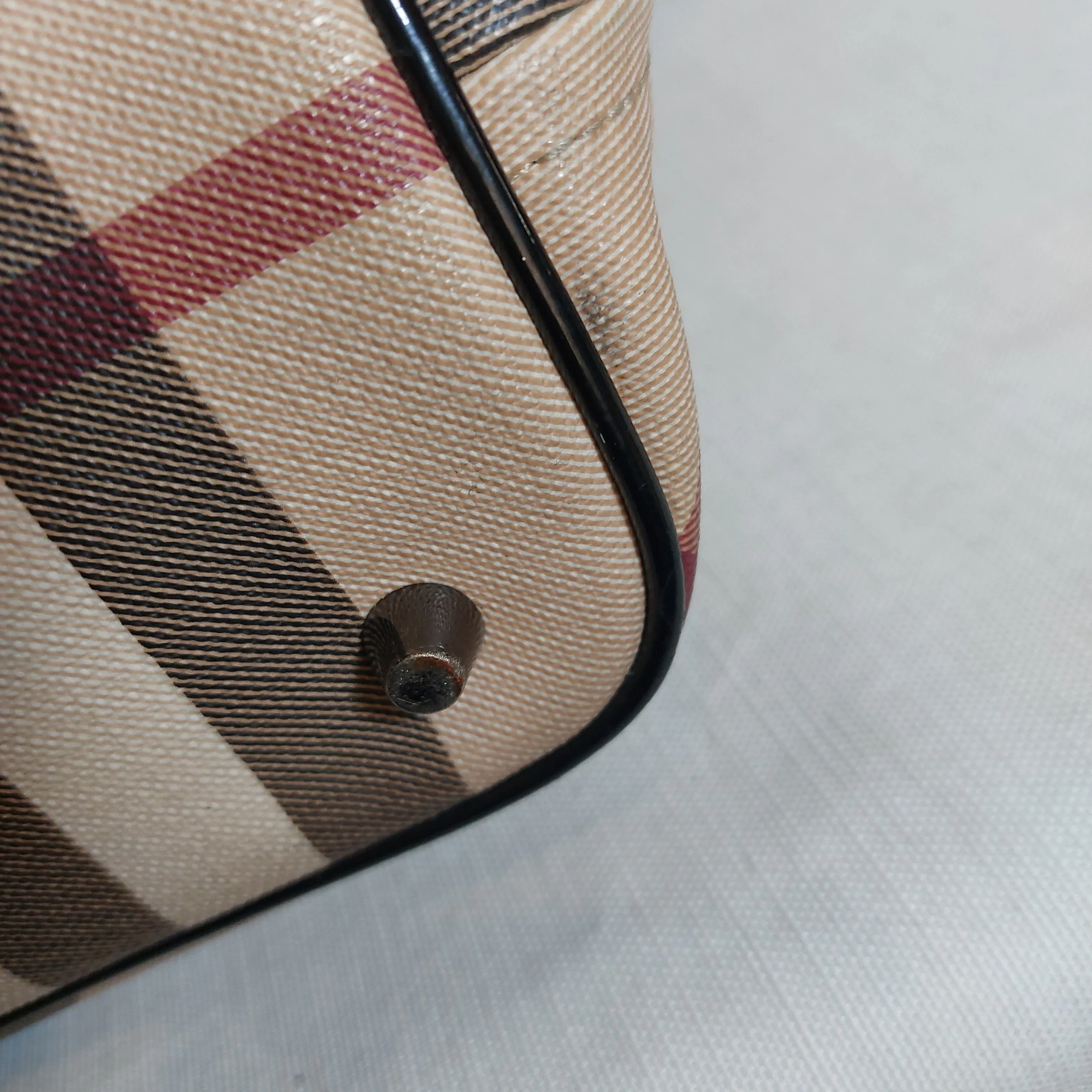 Burberry Signature NOVA Check with Leather Trim Shoulder Bag | Gently Used |