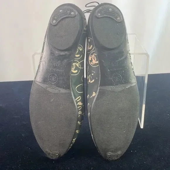 CHANEL Black and Beige Canvas Ballet Flats