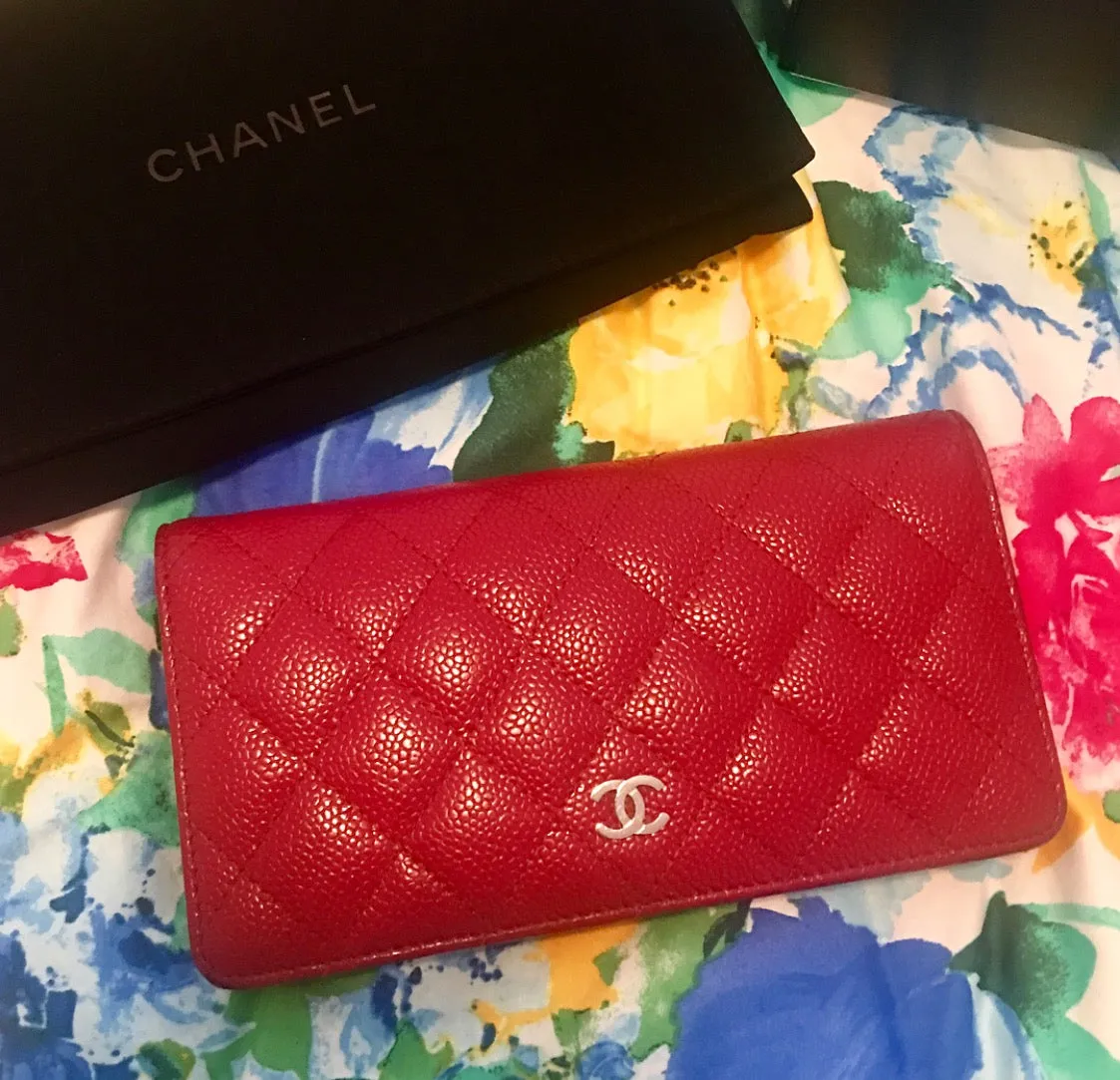 Chanel L Yen wallet