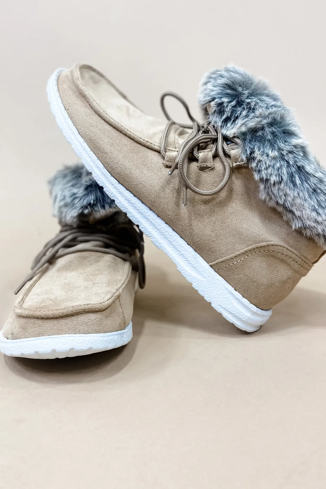 Eskimo Kisses- {Gray & Tan} Suede Lace Up Moccasins w/ Faux Fur Trim