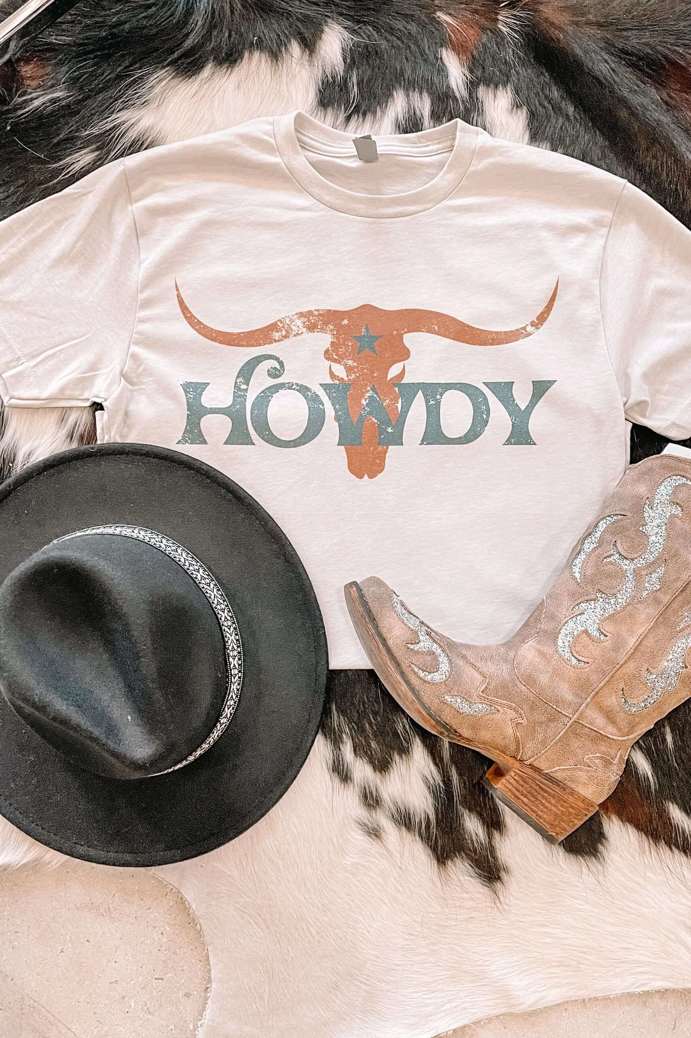 Howdy Distressed Graphic Tee