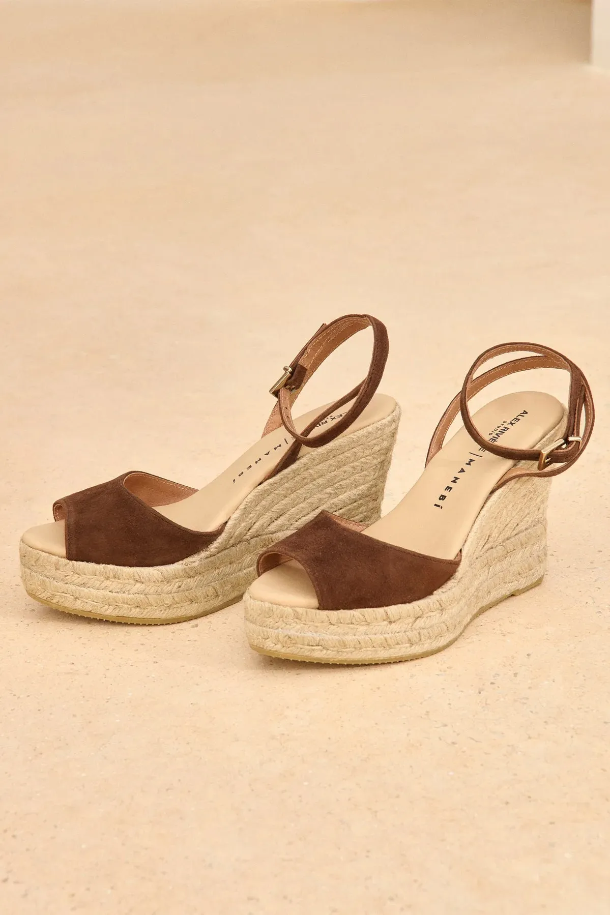 Wedges Viky Suede in Chocolate